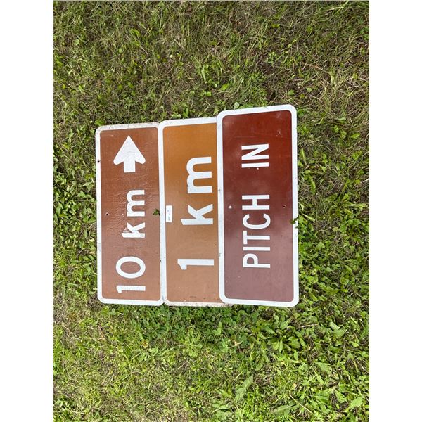 3 Road Signs 12x30