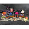 Image 1 : Miscellaneous Halloween Decorations, Accessories, And Costumes