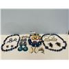 Image 1 : Assortment Of Necklaces And Bracelets