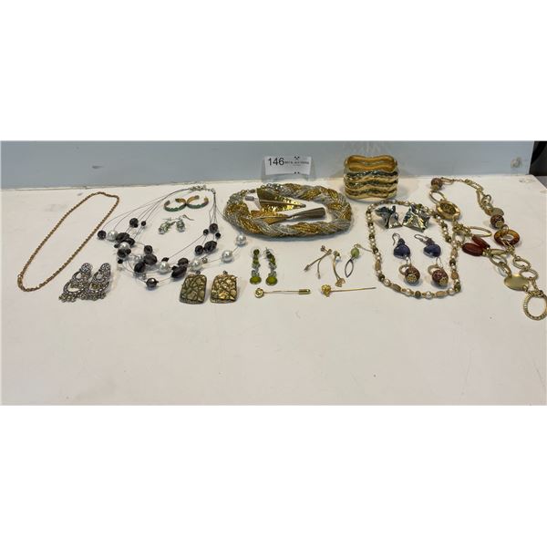 Miscellaneous Jewelery Assortment