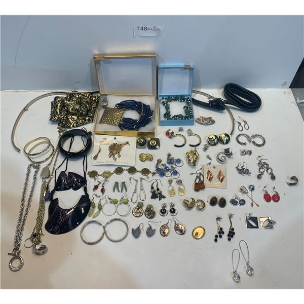 Miscellaneous Jewelery Assortment