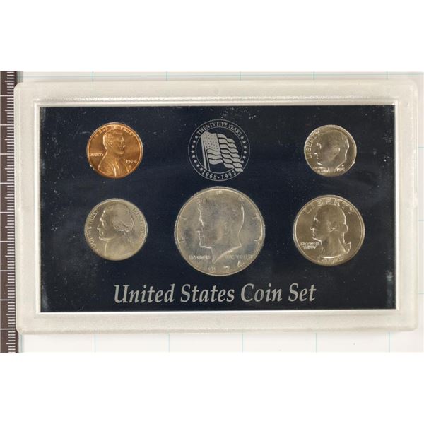 1974 US COIN SET IN PLASTIC HOLDER