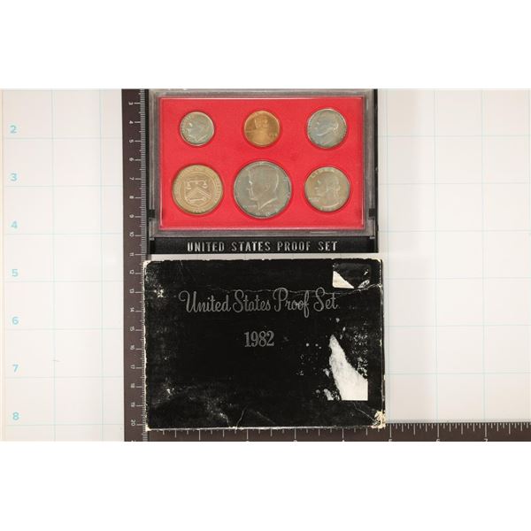 1982 US PROOF SET (WITH BOX)