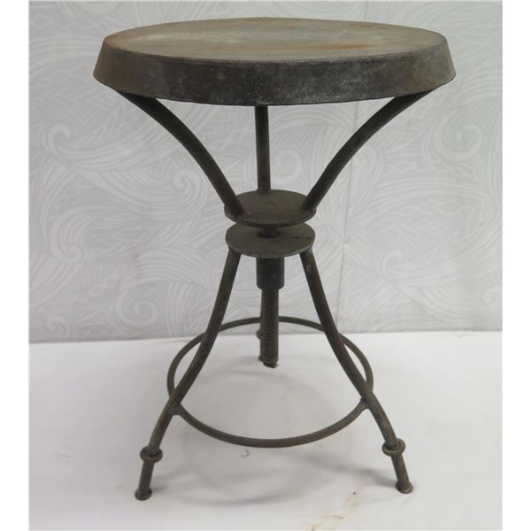 Round Adjustable Height Table 15  dia, 24 H