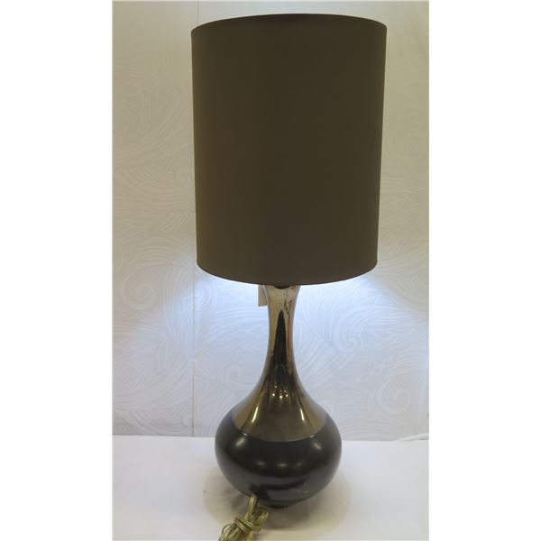 Bottleneck Lamp 12044-112 w/ Round Shade (bulb not included)