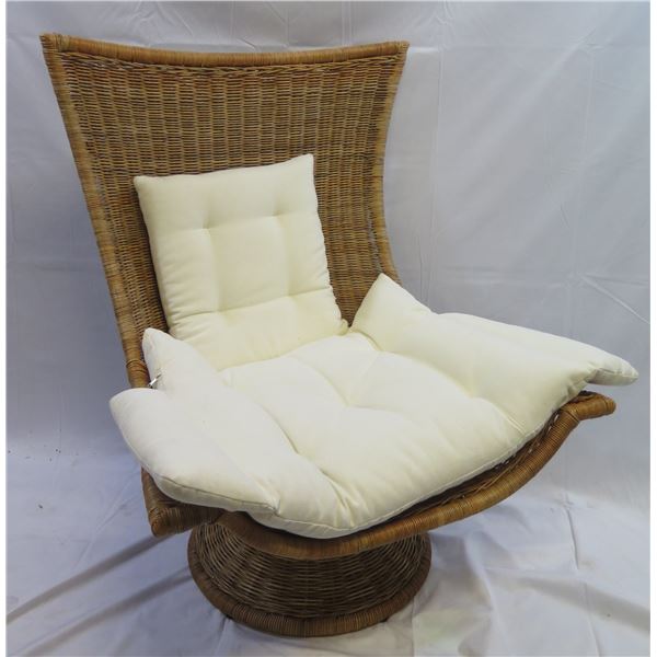 SELAMAT Healdsburg Wicker Swivel Chair w/ Pedestal Base & Throw Cushions 34 x26 x44 H