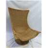 Image 2 : SELAMAT Healdsburg Wicker Swivel Chair w/ Pedestal Base & Throw Cushions 34"x26"x44"H