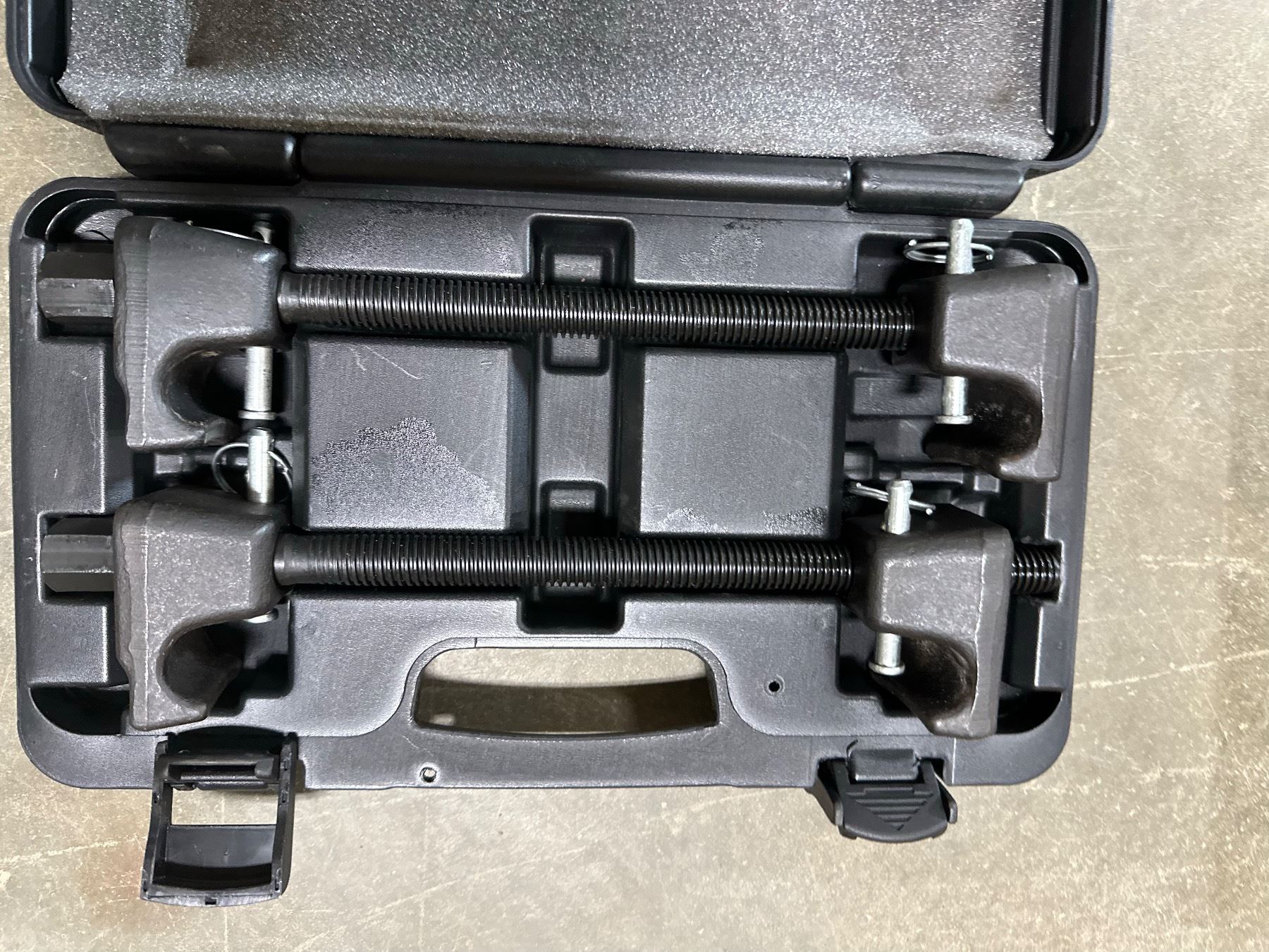 Strut Spring Compressor Fail MADDOX MACPHERSON STRUT SPRING COMPRESSOR SET - Cornerbids