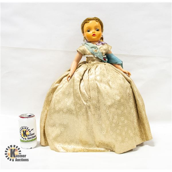 1960 QUEEN ELIZABETH 2 MME ALEXANDER DOLL W/MANY