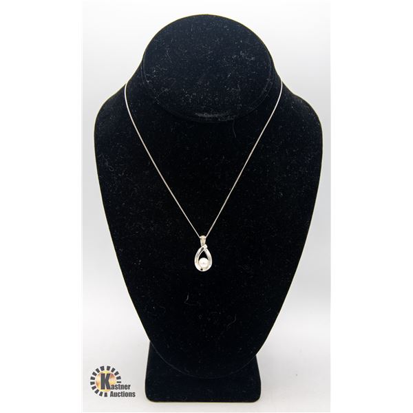 10K WHITE GOLD AND PEARL NECKLACE