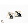 Image 1 : 1950S MODERN FOLDED SQUARE EARRINGS