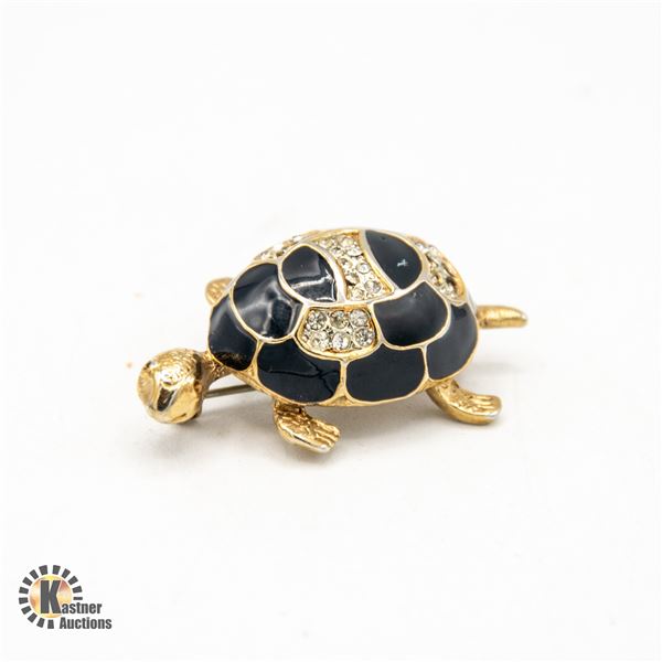 VINTAGE GOLD TONE ENAMEL TURTLE BROOCH AS IS