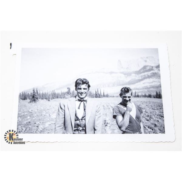 1954 ROBERT MITCHUM ORIG PHOTO UNPUBLISHED