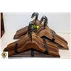 Image 1 : 3X BUNDLES OF BROWN WOODEN HANGERS