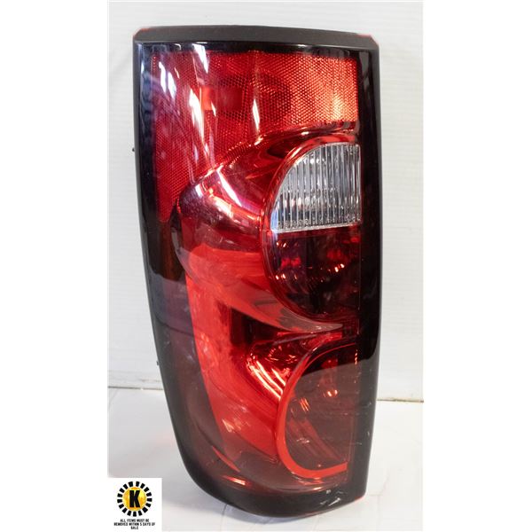 BRAND NEW CHEVY REAR PASSENGER LIGHT 2000-2006