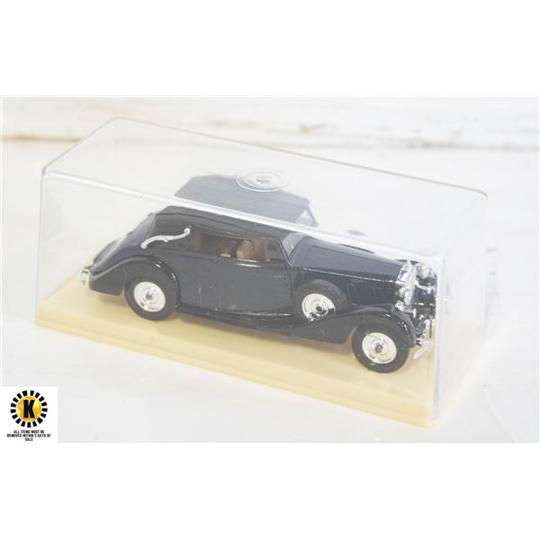 1939 ROLLS ROYCE DIECAST MODEL CAR 48:1 W/DISPLAY