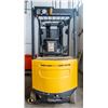 Image 2 : YALE 6000-8000 LB CAPACITY ELECTRIC FORKLIFT