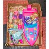 Image 1 : FLAT OF 90'S VINTAGE BARBIES 8 DOLLS 1 BOAT