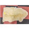 Image 1 : AUSTRALIAN SHEEPSKIN RUG APPROX 3FT-ESTATE