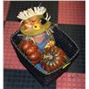 Image 1 : LARGE SCARECROW & 2 THANKSGIVING PUMPKINS WITH