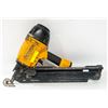 Image 1 : BOSTITCH NAILER