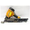 Image 1 : BOSTITCH NAILER