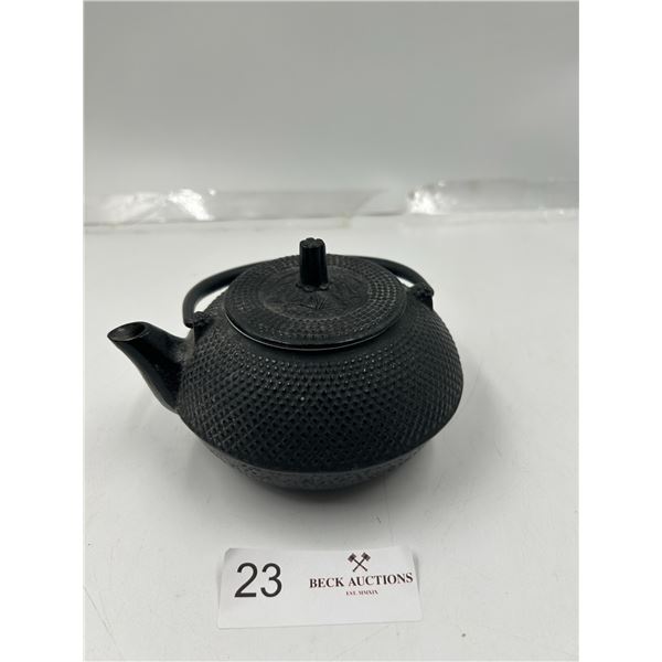 Japanese Cast Iron Teapot With Strainer 6D