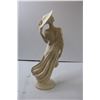 Image 4 : 24" Lady Statue Ceramic