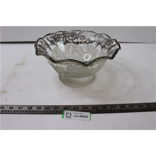 Ruffle Fruit Bowl w/ Silver Overlay