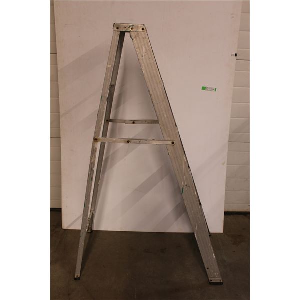 *5-ft Aluminum Step Ladder