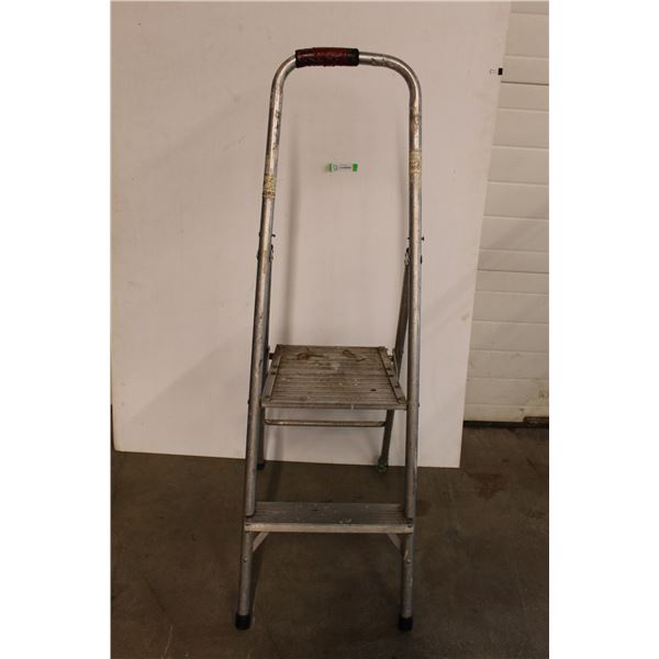 *2-Step Paint Ladder/Stool