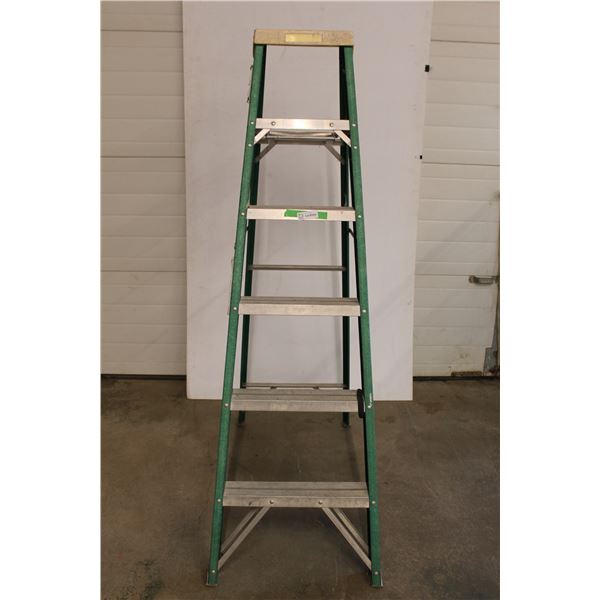 *6-ft Fibreglass Step Ladder