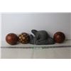 Image 1 : Beaver Figurine and Decorative Balls