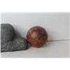 Image 5 : Beaver Figurine and Decorative Balls