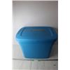 Image 1 : *Plastic Sterilite Tub