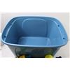 Image 2 : Large Blue Bin with 3 Water Guns