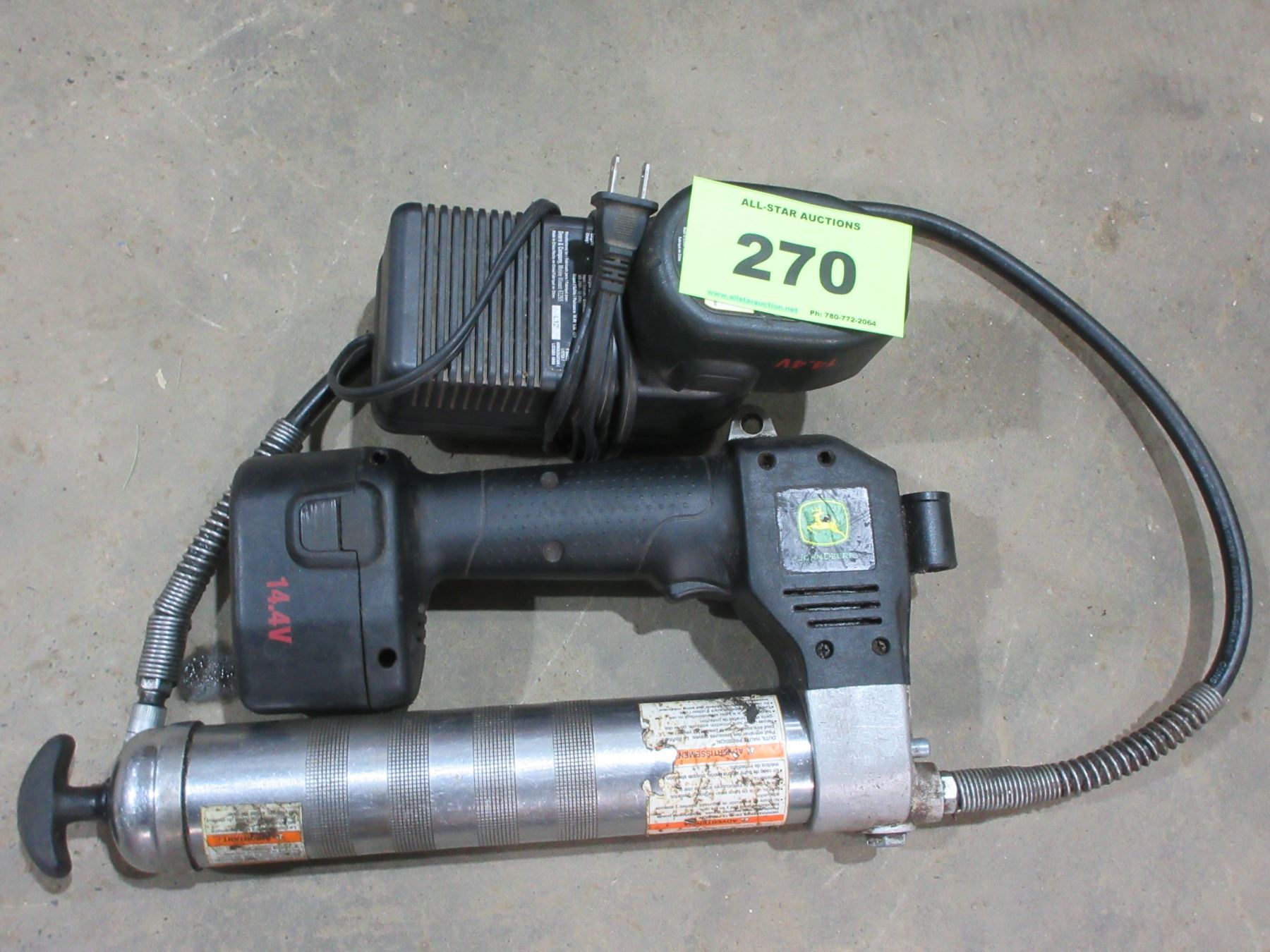 ESTATE CORDLESS JOHN DEERE GREASE GUN WITH BATTERY & CHARGER (WORKING)