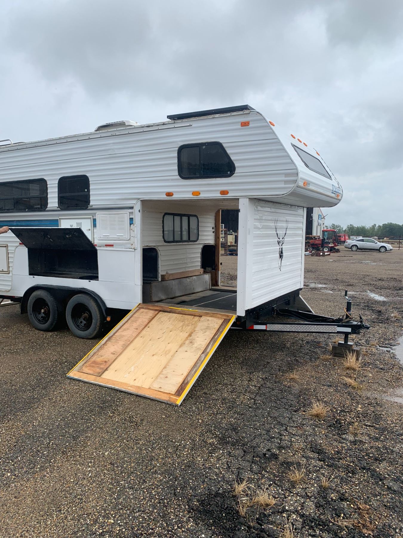 TOYHAULER (1993 FLEETWOOD ELKHORN 12' CAMPER ON 18' T/A CAR HAULER TRAILER