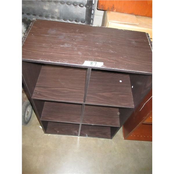 ESTATE:  BLACK 6 CUBE UNIT