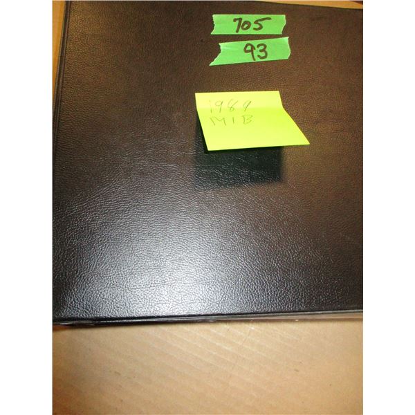 COLLECTIBLE:  BINDER 1989 BASEBALL CARDS, ETC