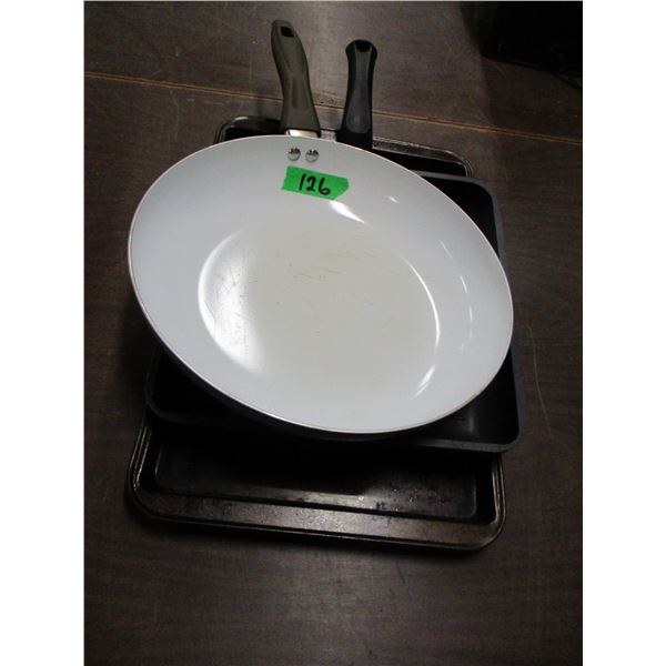 ESTATE:  BAKING PANS, FRYING PANS