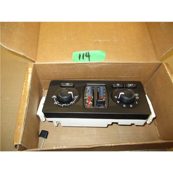 FREIGHT DAMAGE (AS IS):  CLIMATE CONTROL MODULE