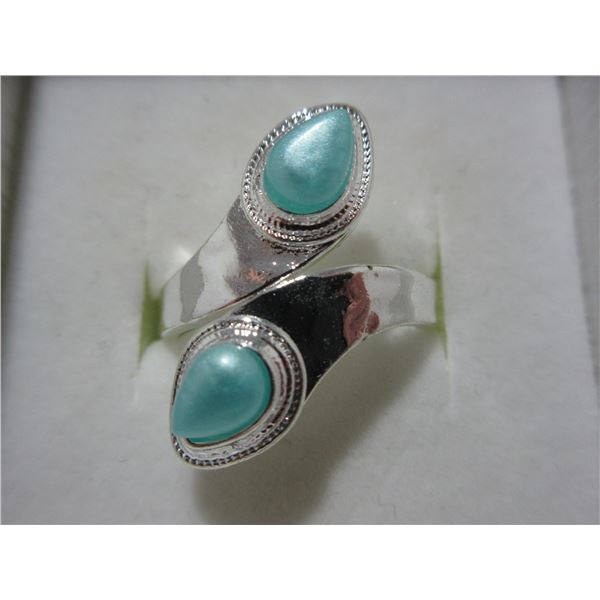 NEW:  STERLING SILVER TURQUOISE RING (SIZE 8)