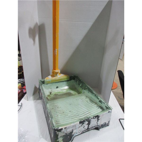 PAINT TRAY WITH LADDER ATTACHMENT & METAL BOX