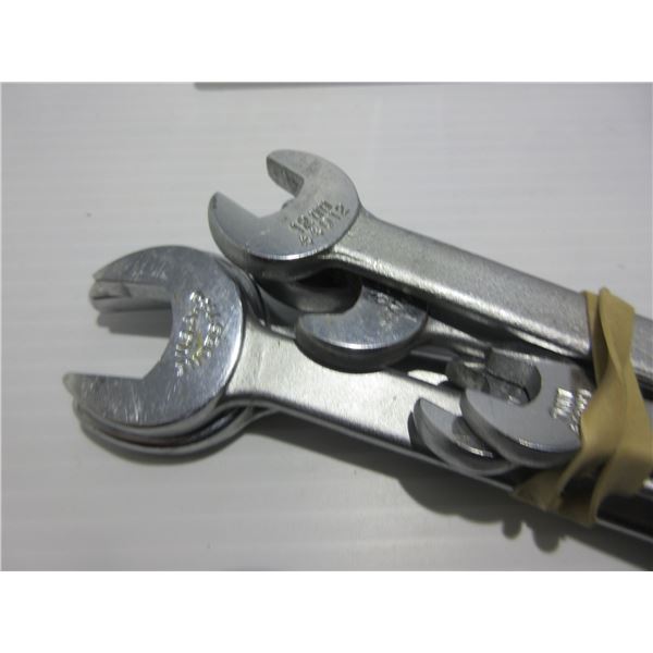 BUNDLE OF OPEN END METRIC WRENCHES