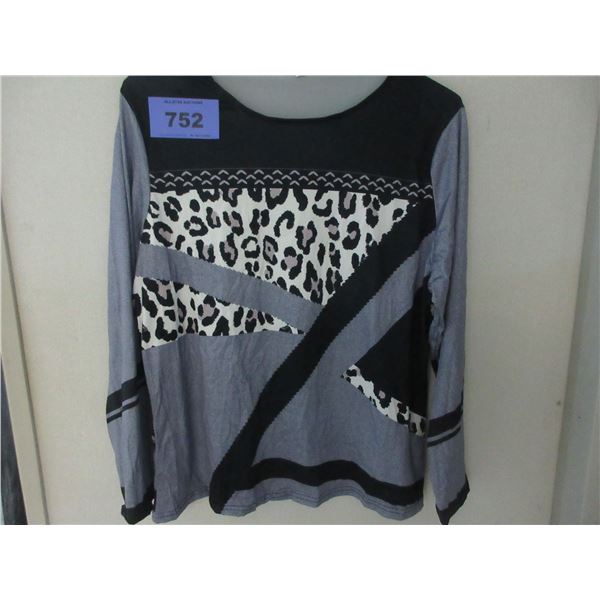 NEW:  LADIES LONG SLEEVE PRINTED SHIRT (SIZE 2 XL)