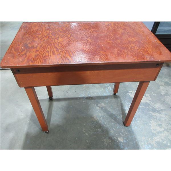 WOODEN DESK WITH FLIP TOP