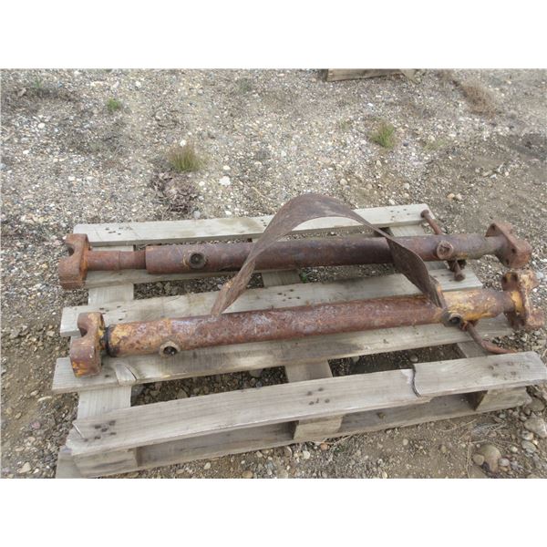 D7G CAT ARMS & IDLER COVER