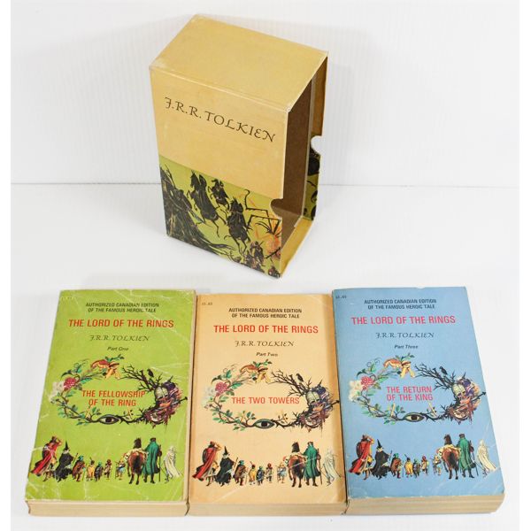 VINT. LORD OF THE RINGS BOOK SET