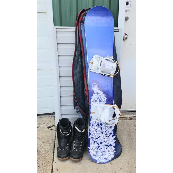 WOMENS ATOMIC TIKA SNOWBOARD W/ ACCESSORIES